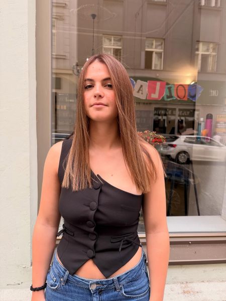 Kadeřnice Emma . Tónování vlasů sestřihem❤️