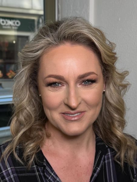 Make-up artistka Tereza . Vlásky od Pavliny 🌺